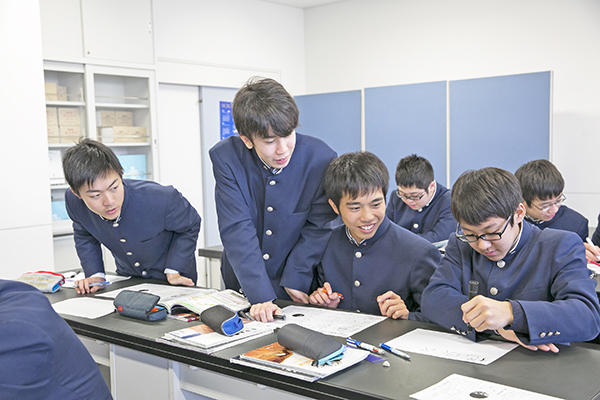 足立学園中学校・高等学校2016