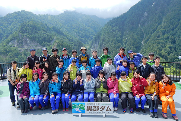 狭山ヶ丘_立山・黒部ダムでの一コマ