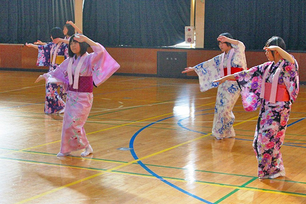 西武文理_20講座あるCAの中には「日本民踊」も！