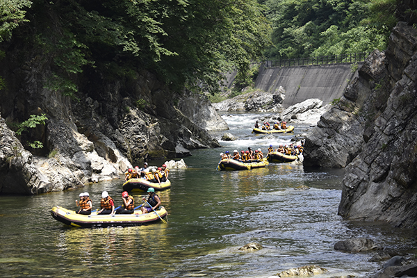 城西_サマースクールでラフティング（川下り）に挑戦