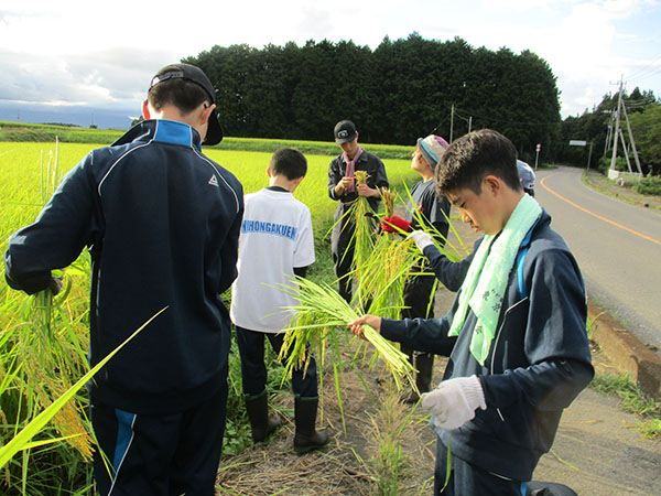 日本学園_農業や漁業を通じて、普段いただいている恵みに感謝する機会にもなっています