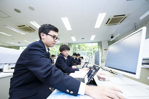 日本学園_理数教育も教育の柱のひとつです