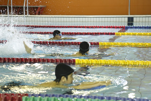 室内温水プール